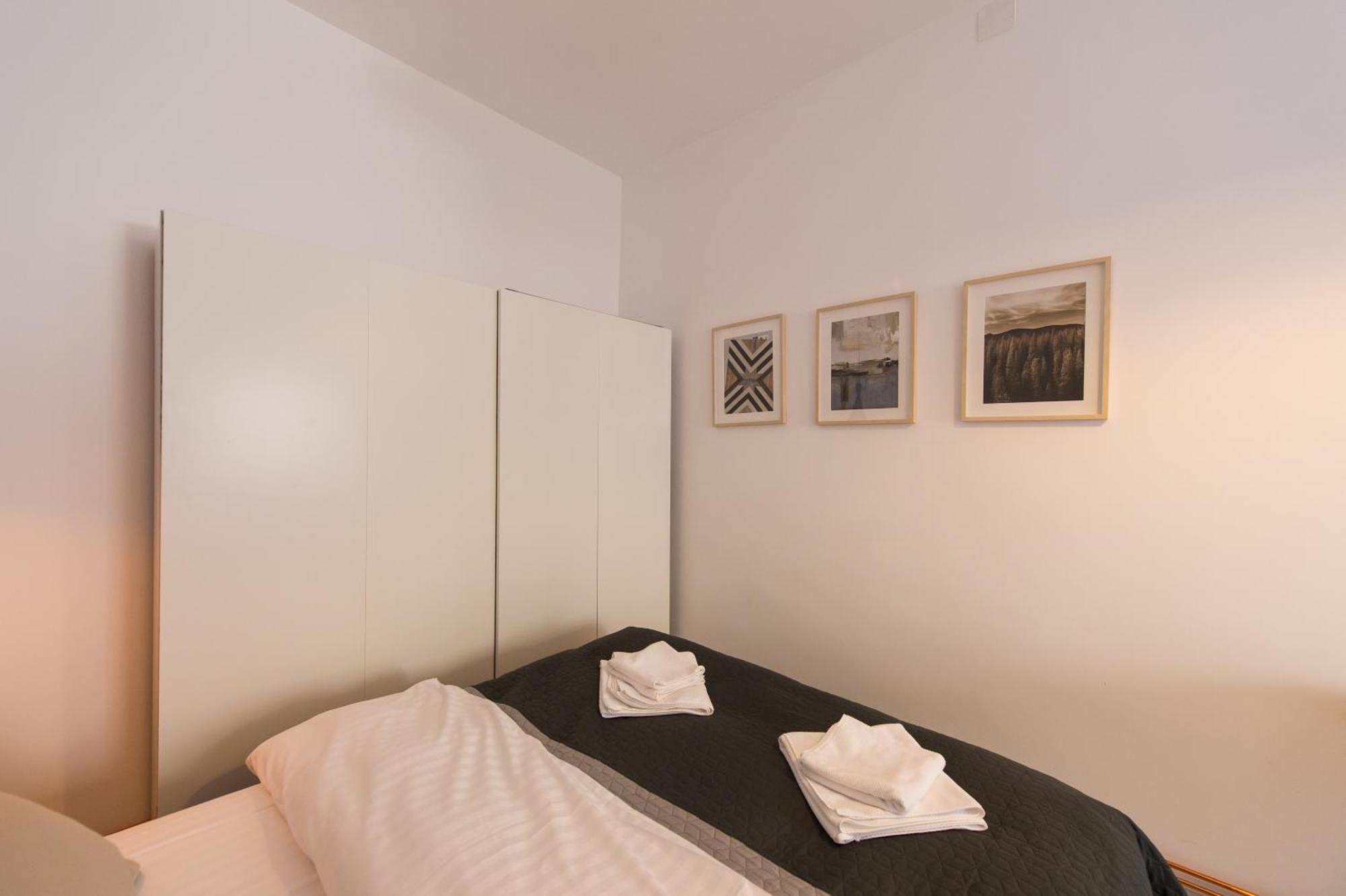 Charming Old Town Flat With Mountain View Apartment Брашов Екстериор снимка