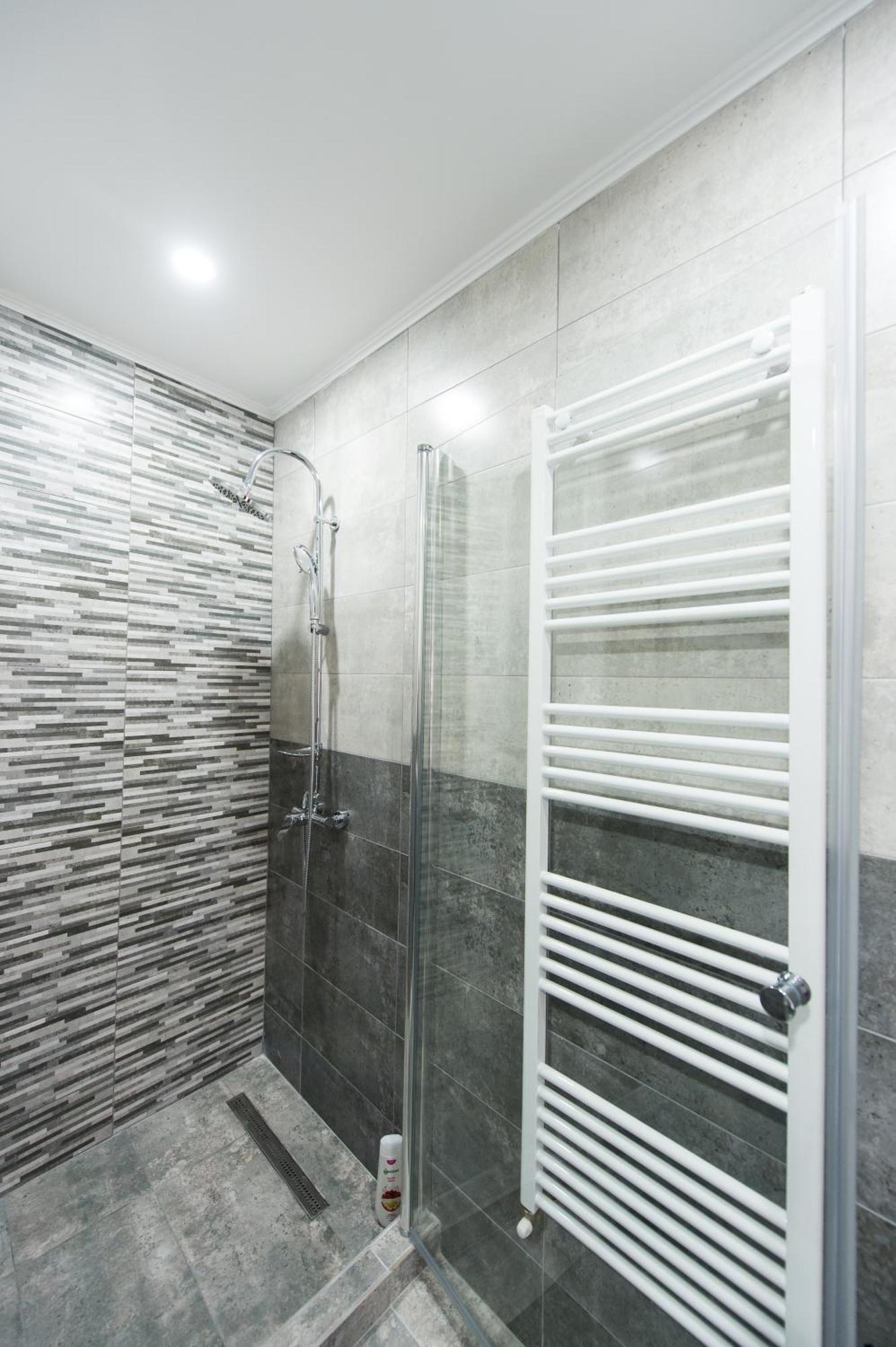 Charming Old Town Flat With Mountain View Apartment Брашов Екстериор снимка